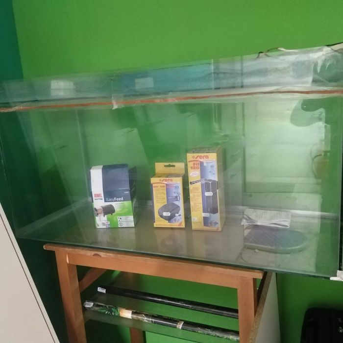1.Acvarii pești 120 l și  2.  20 l