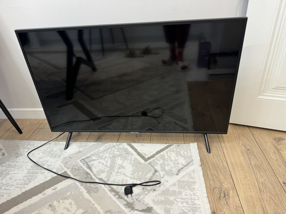 Телевизор SAMSUNG Smart TV