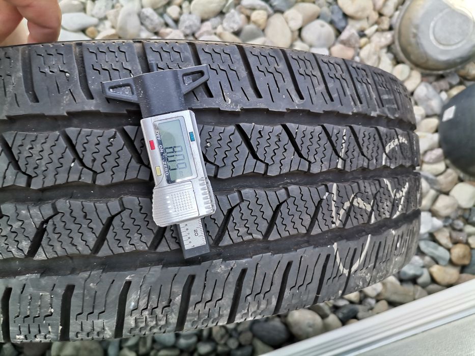 Jante tabla 5x114,3 Vivaro Trafic 2014 sus + anvelope iarna 205/65r16C