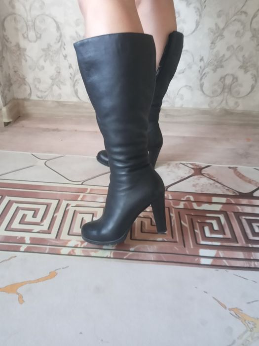 Женские кожаные сапоги зимние