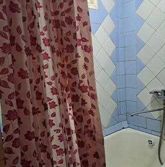 Медгородокда 2-хона 3-этаж яхши жойда