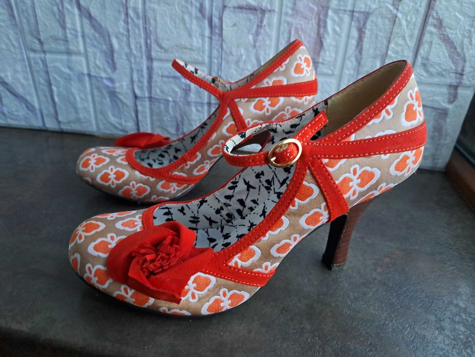 дамски обувки на токче Ruby Shoo номер39,Нови!