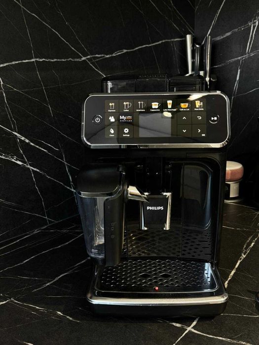 Aparat de cafea automat Philips Series 5400 LatteGo–stare foarte bună