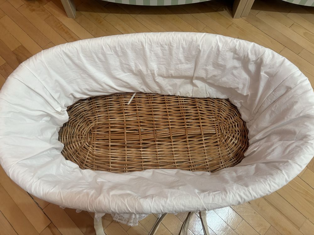 Coș din răchită pentru bebelusi cu lenjerie