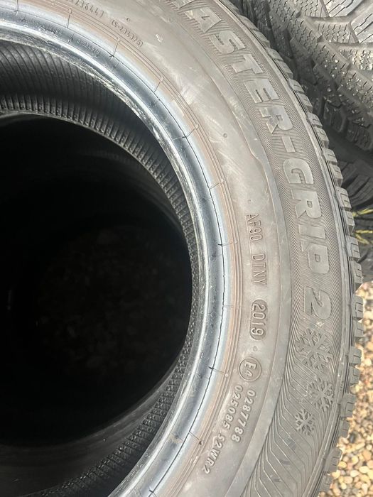 185/60 r15 de iarna 4 buc ca noi SEMPERIT