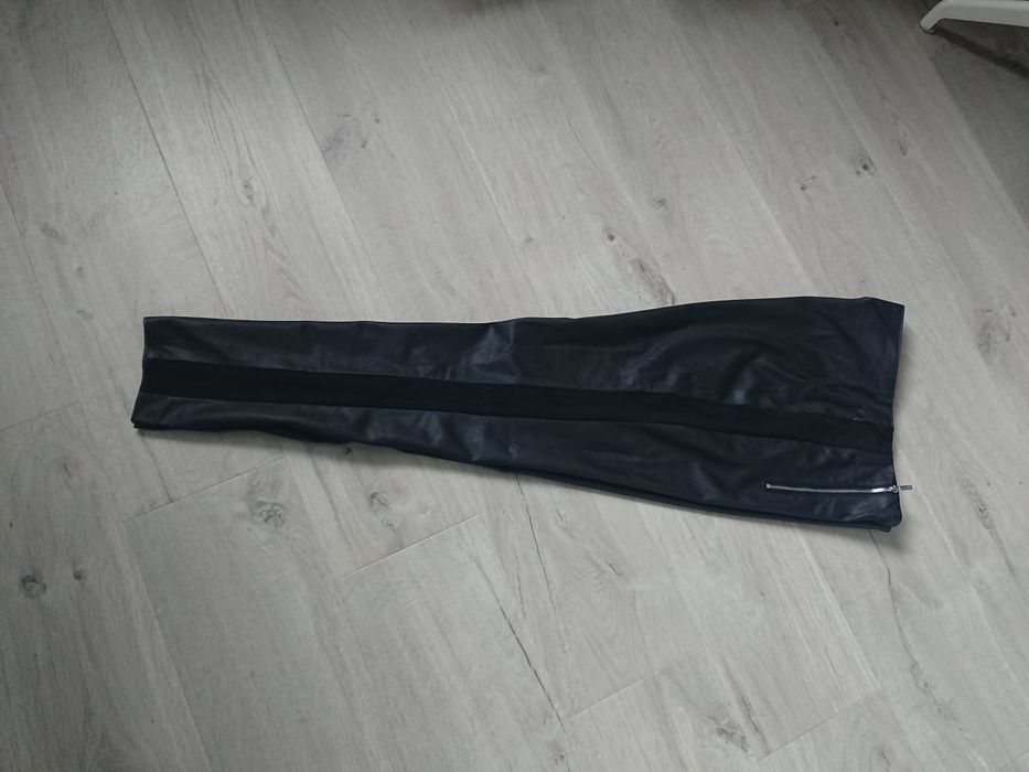 Pantaloni de imitație piele Zara, L femei