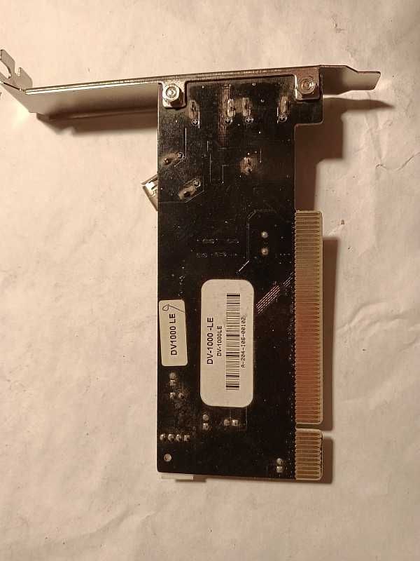 Контроллер "Fellowes InnoVISION DV-1000-LE IEEE 1394 PCI Adaptor".