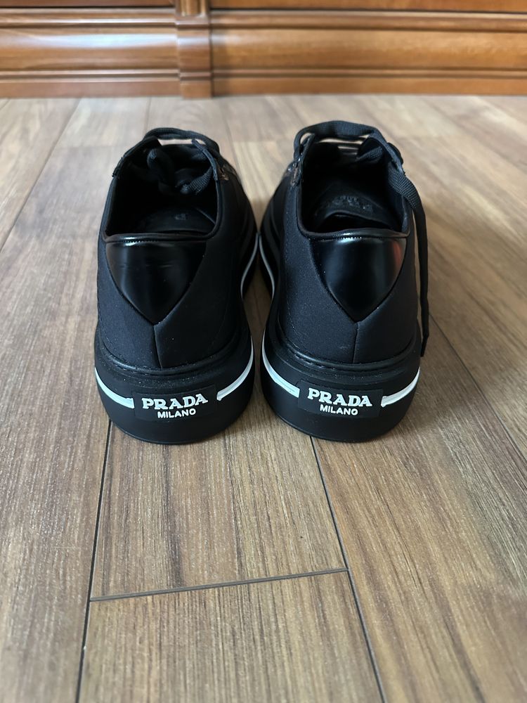 Sneakersi Prada marimea 43