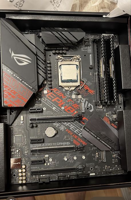 Placa de baza Asus rog z390-H,intel i5 9600k