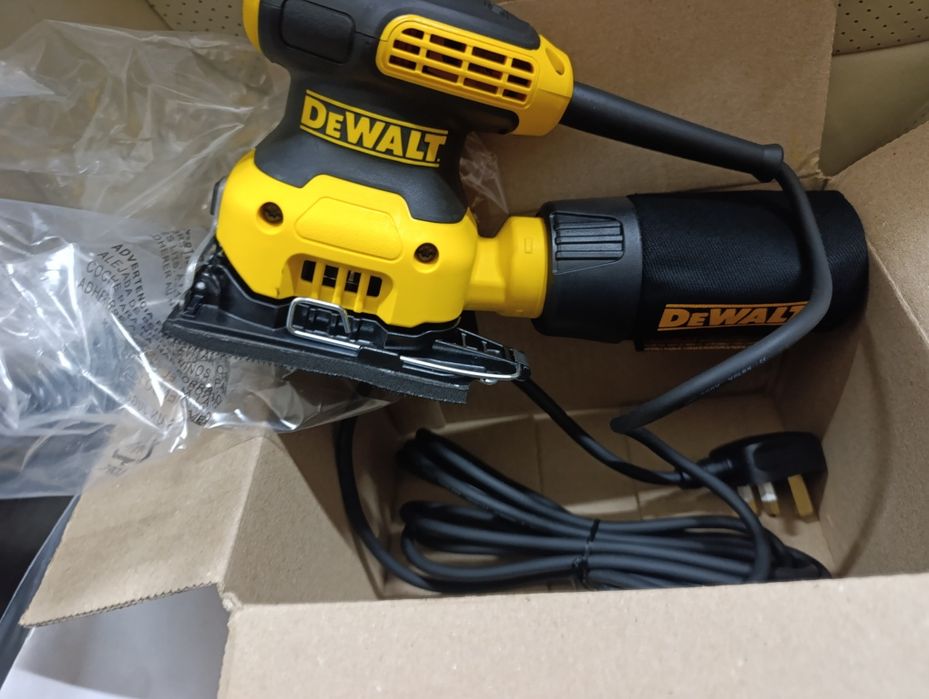 Електрически виброшлайф Девалт / DeWALT DWE6411