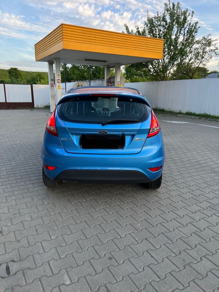 Vând Ford fiesta