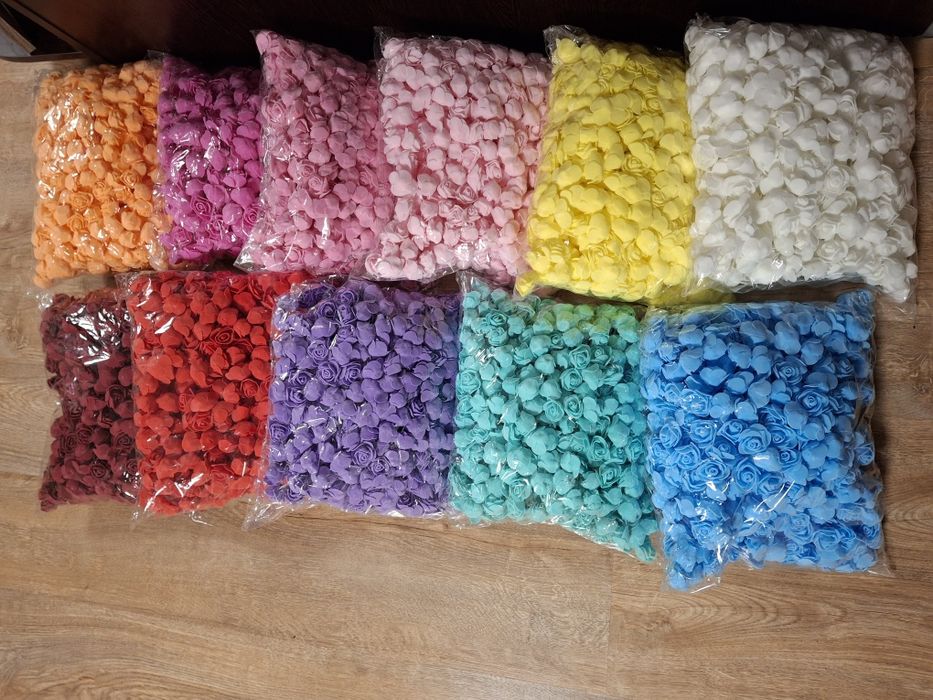 Сатенени ленти и рози фоам