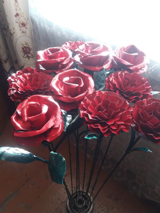 Кованые розы гвоздики