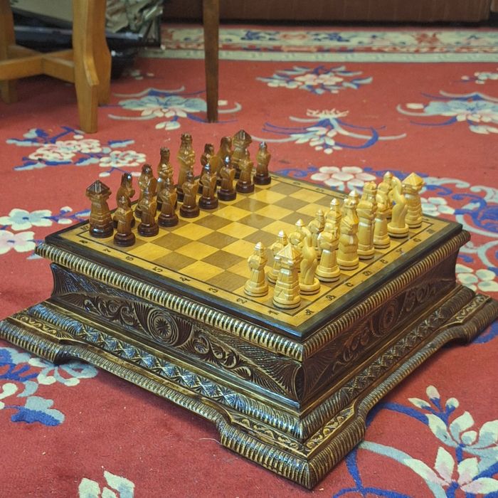 Шахматы большие , новые .