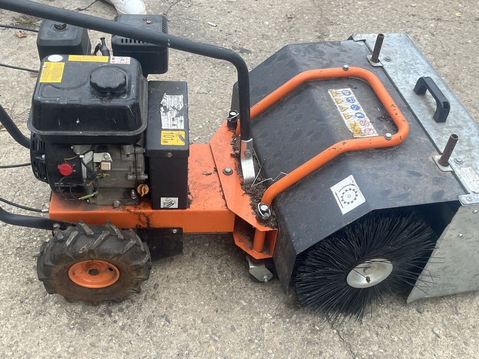 Mătură  pe benzină de Cross Tools