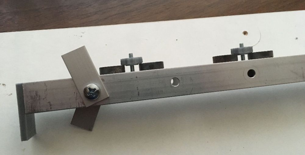 Sablon mobila liniar aluminiu L=600mm v.2 pentru PAL 18mm bucse 3x 5/8