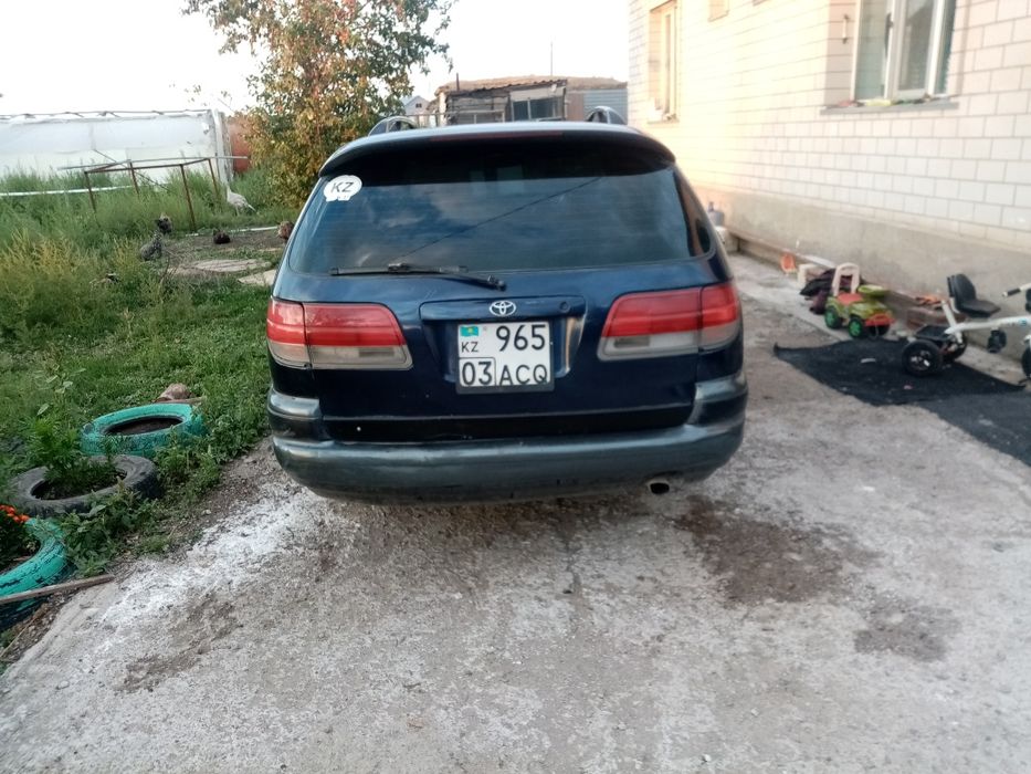 Продам тойота калдина
