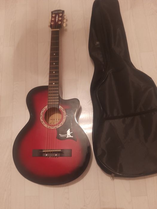 Продам гитару за 15000т