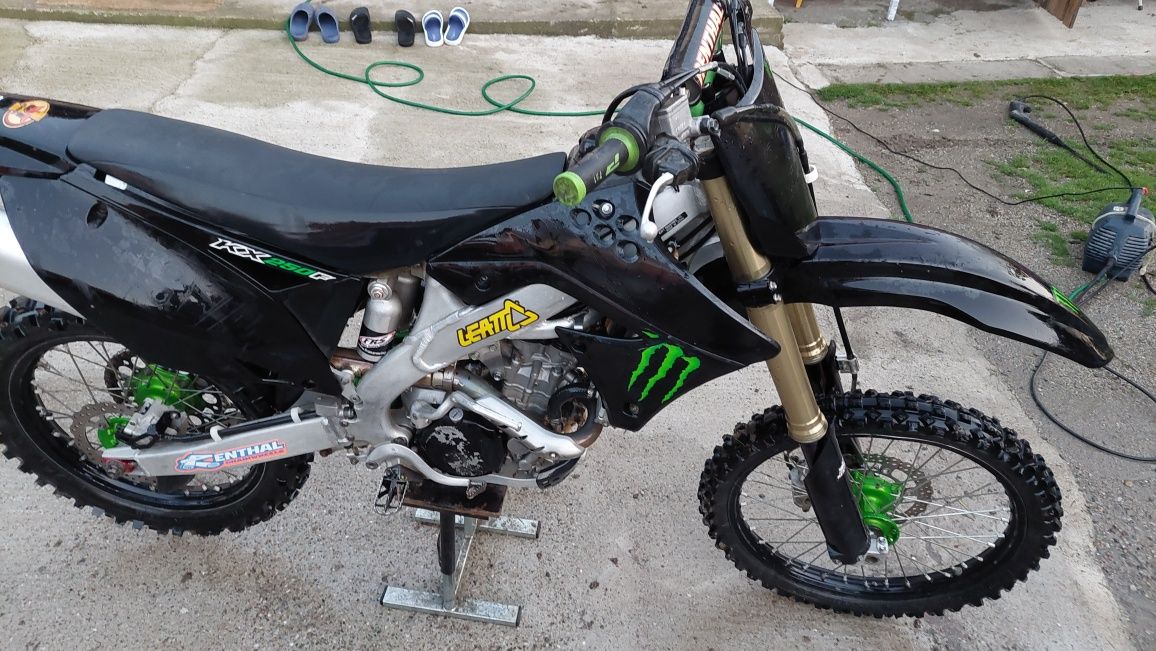 Cross kawasaki kx250f 4t