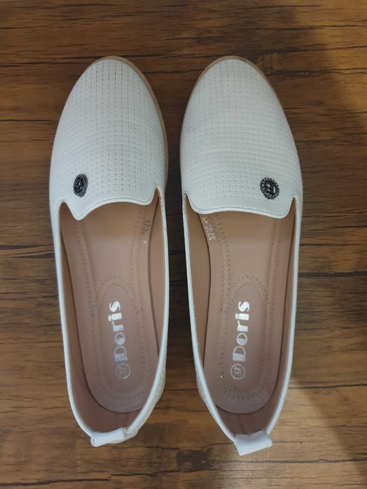 Нови обувки - номер 37