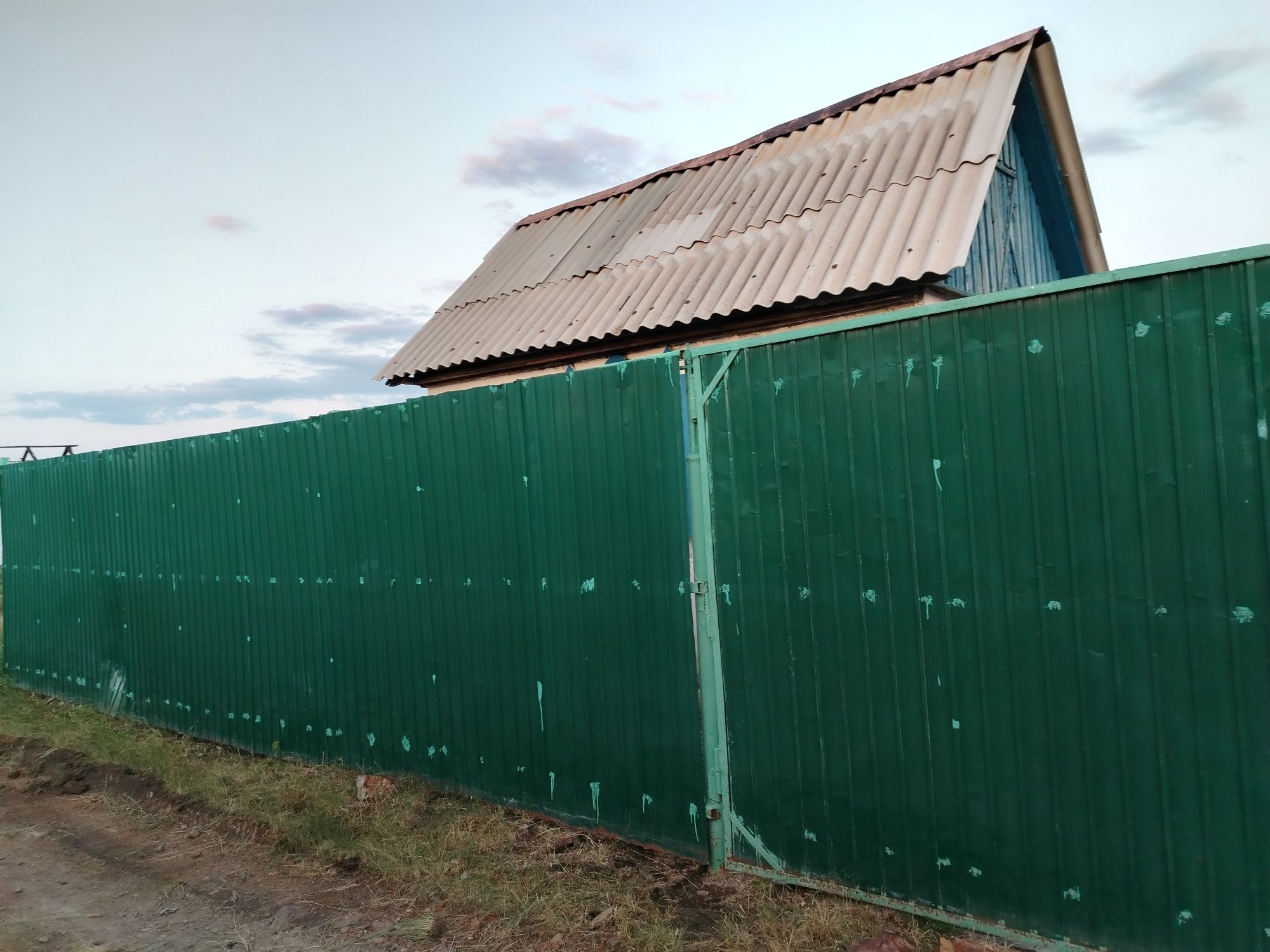 Продам дачу в городе. 9 линия.
