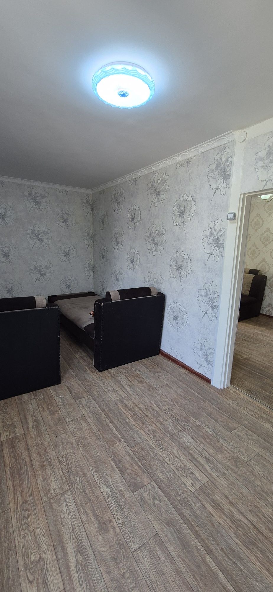 Fargona Nurxonda 2 etaj 2 xona 3 xona qilingan kv sotiladi