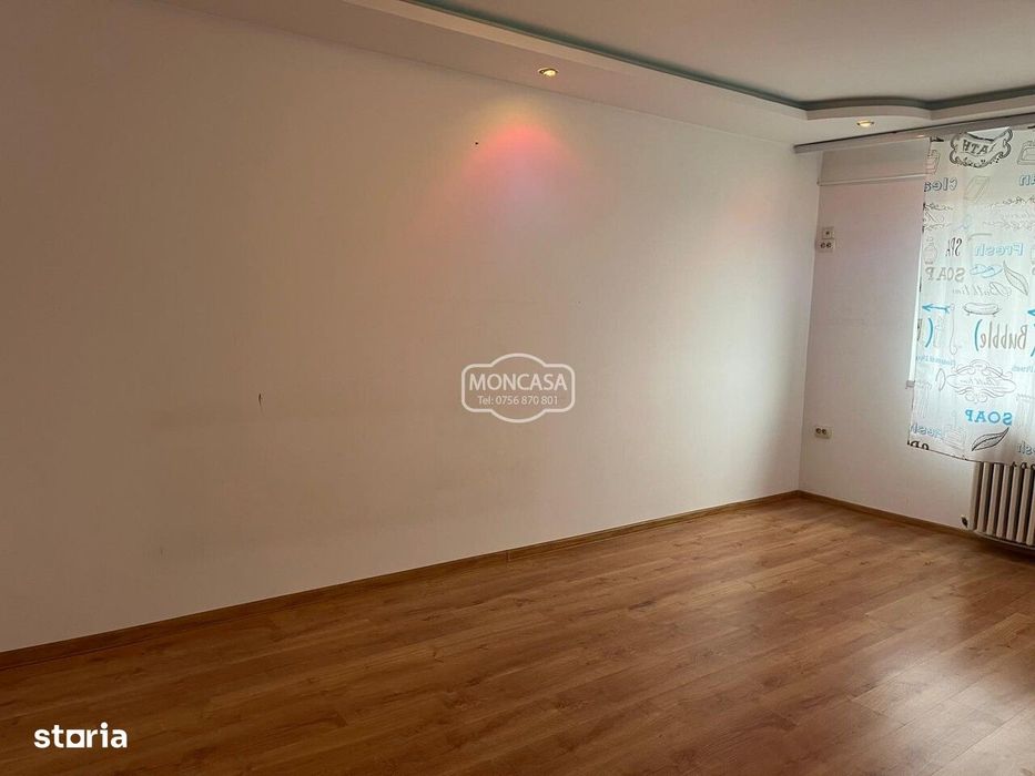 Apartament 2 camere zona Capat 1-Tex, etaj 4 cu sarpanta