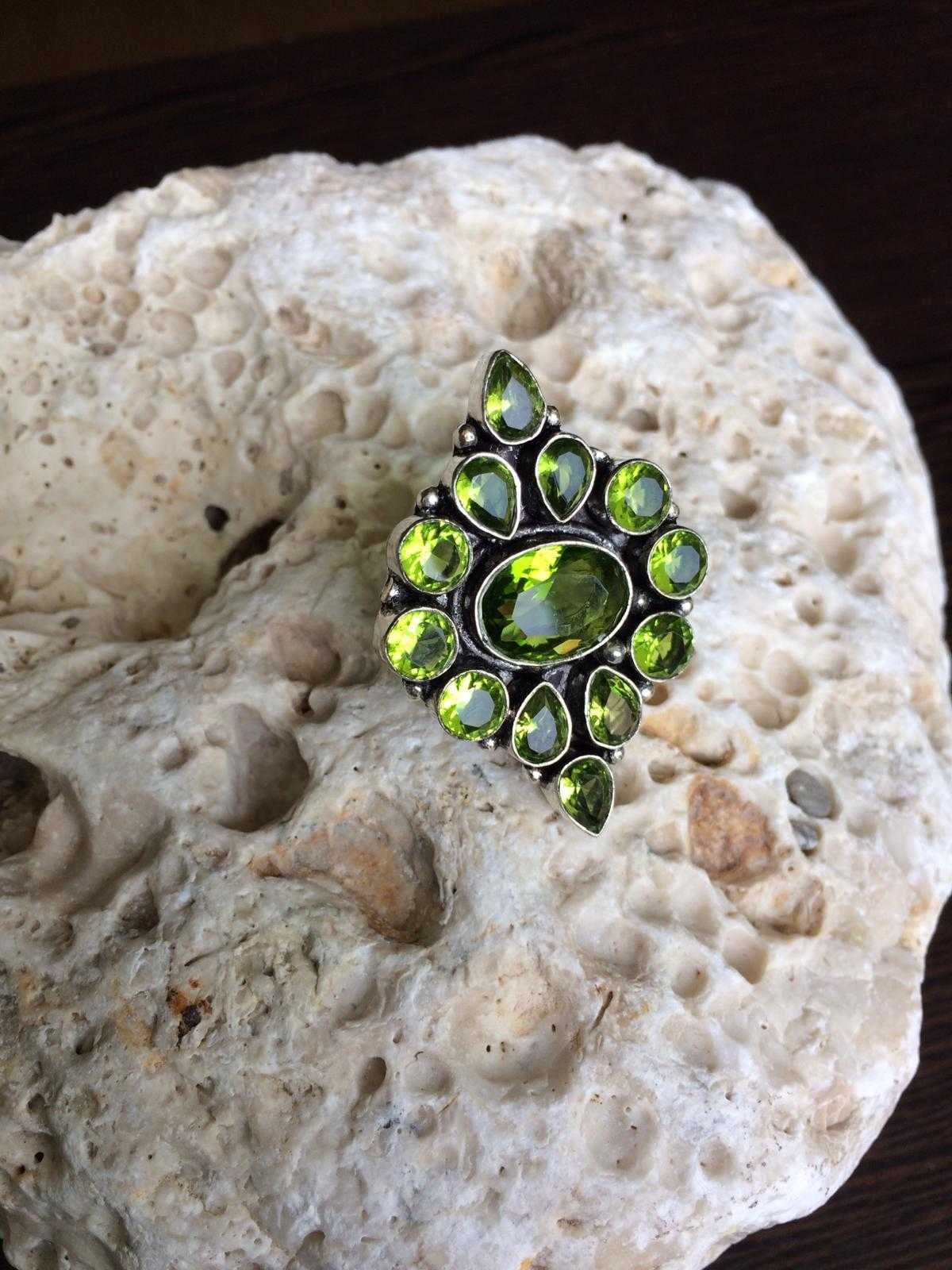 Inel Argint Vintage cu Pietre Semipretioase Peridot