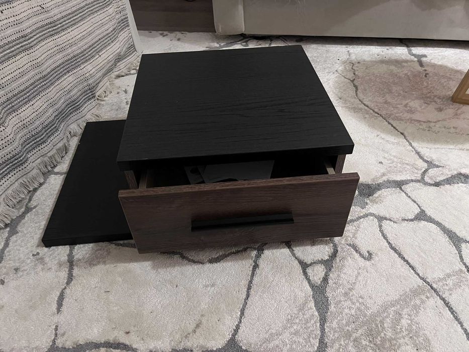 Vand 2 noptiere - 80 RON / bucata