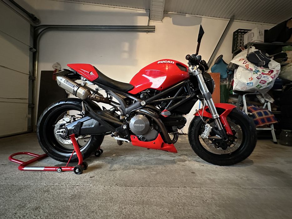 Ducati 696 - Monster