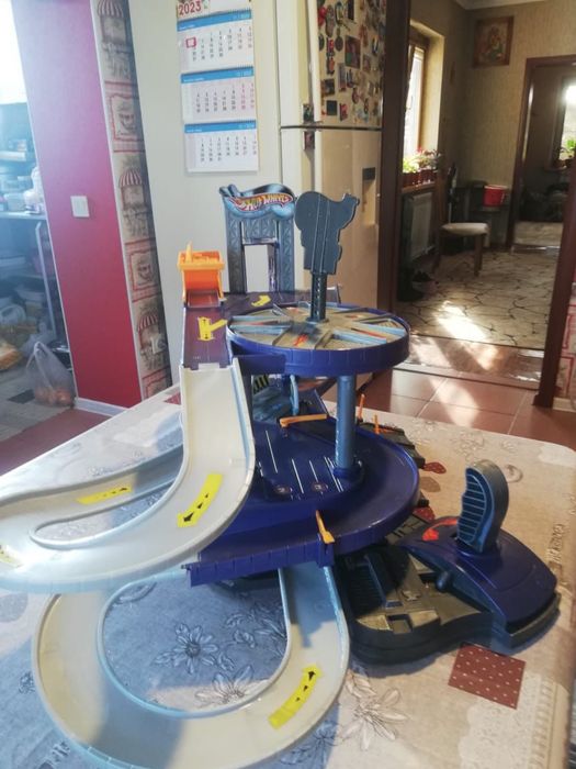 Продам парковку Hot Wheels