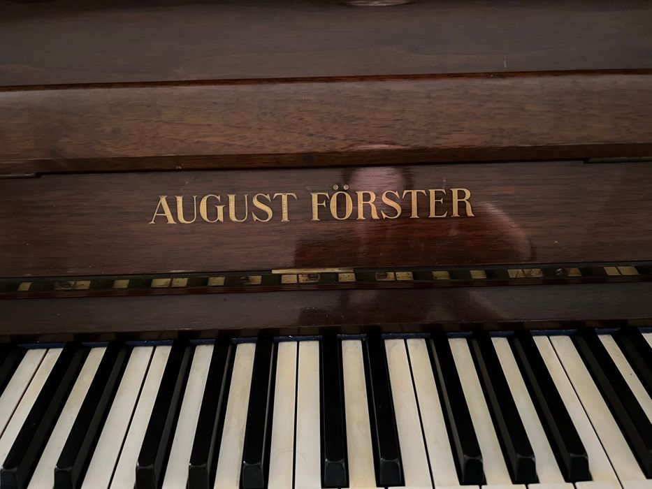 Пиано August Forster