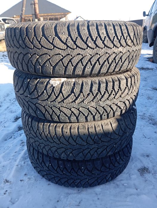 Продам шипованную резину  R14