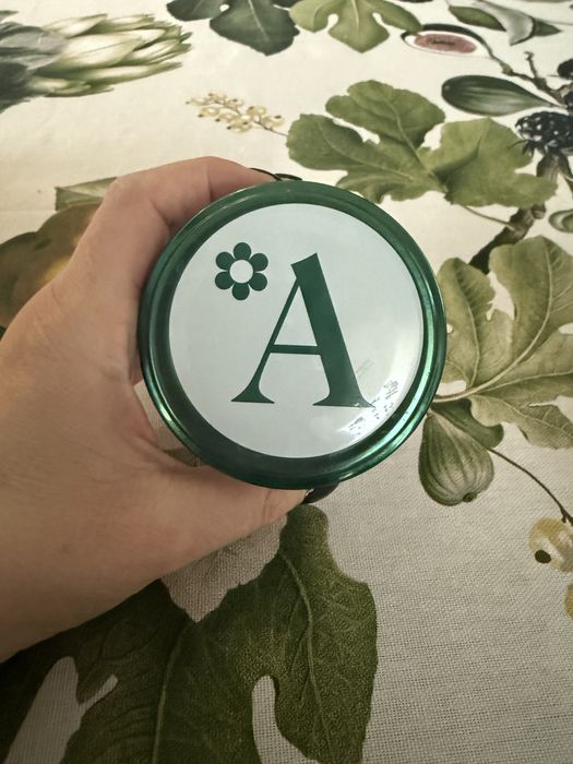 Vand 10 borcane de 200 ml