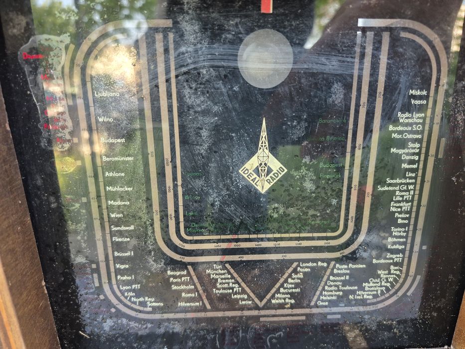 Vând Radio cu lampi Ideal S6640 made in Cehoslovacia fabricat in 1940