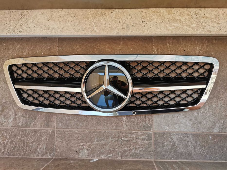 Решетка/маска с емблема тип AMG за Mercedes W203