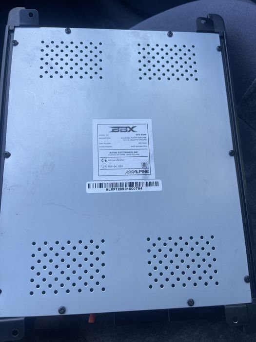 Усилвател Alpine  с кондензатор