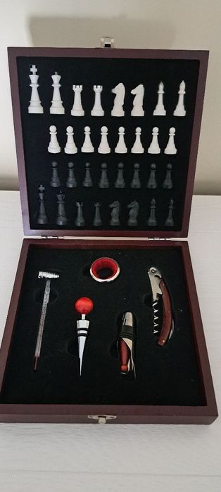 Set de sah + accesorii vin