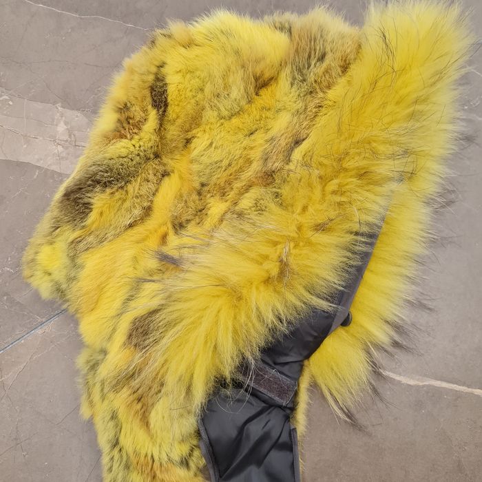 Уникална екстравагантна  качулка от естествена кожа/ косъм в жълт цвят