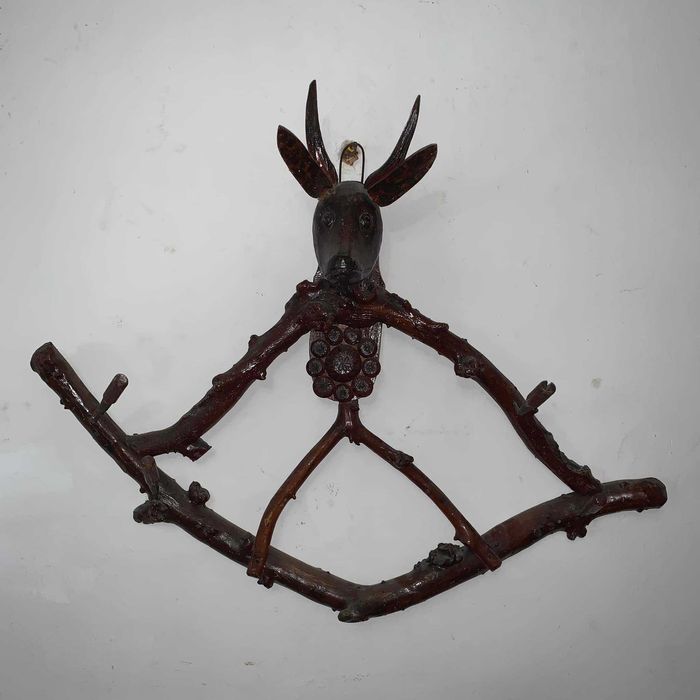 Suport de arme din lemn