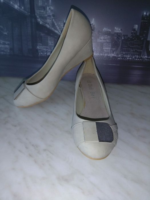 Pantofi crem nr 36 noi
