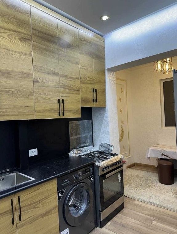 Себзор 2 хонали 3 хона килинган квартира сотилади. 74.500$