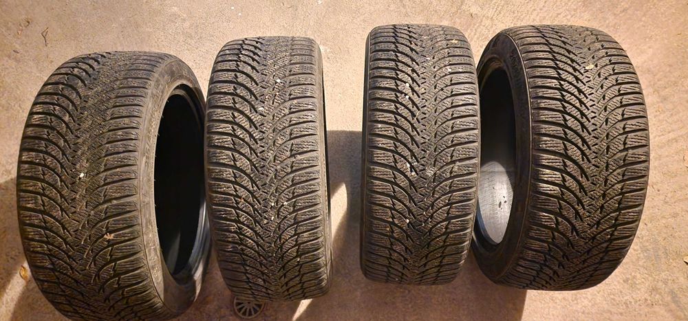 4 бр Зимни гуми Kumho Wintercraft WP51 Extra load 215/45/16