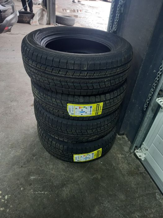 Зимние шины 235/60R17