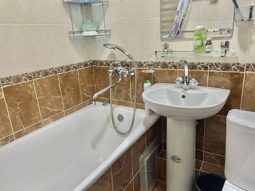 Продается 2 ком квартира метро Космонавтов  42 м.кв