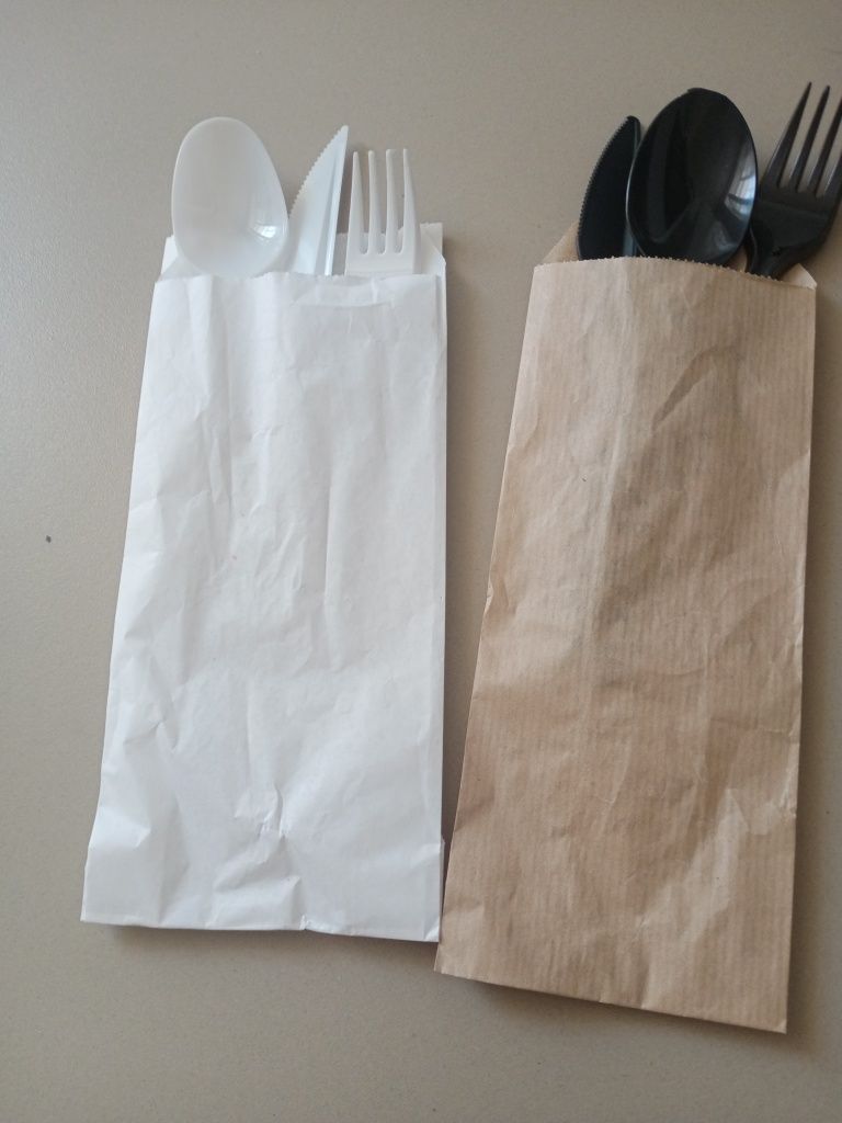 Одноразовые в крафтовом пакете ложки, вилки и ножи в паре +салфетка