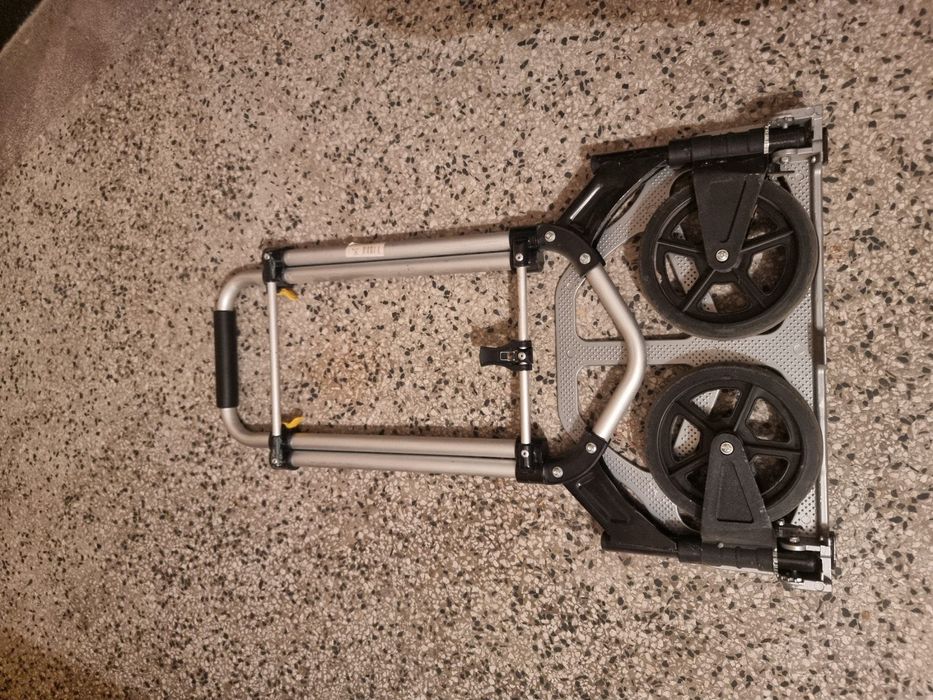 Сгъваема транспортна количка