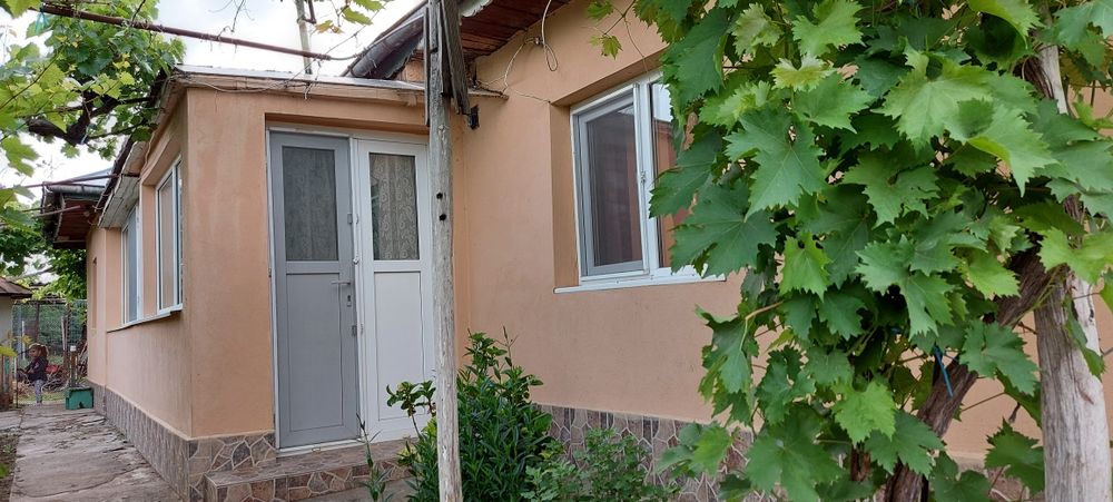 Casa batraneasca de vanzare (Teilor / 67)