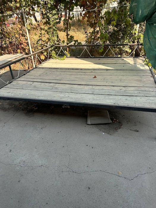 Tapchan sotiladi 3 ga 3