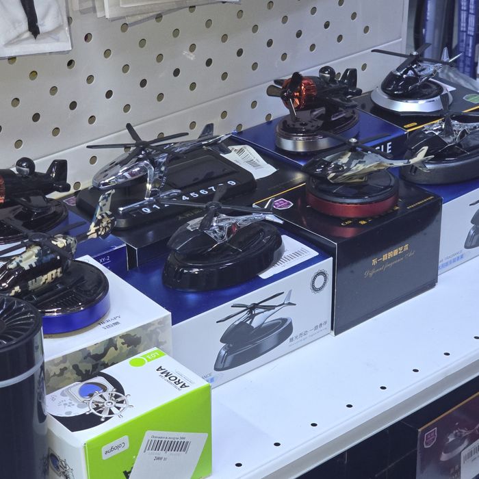 Вертолёт игрушки для авто машину машины. Освежитель воздуха вонючки